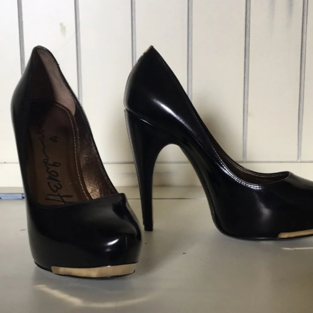 Lanvin Black High Heel Pumps - Picture 2 of 4